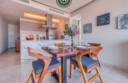 Isla Iguana Appartement | New 2 BR Condo Right in the Marina - Rooftop Pool