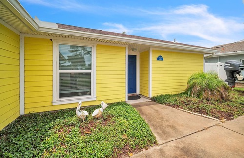 Isle of Palms Maison | New 2 miles 2Mayo Clinic Intracoastal water views Mins to JaxBeach