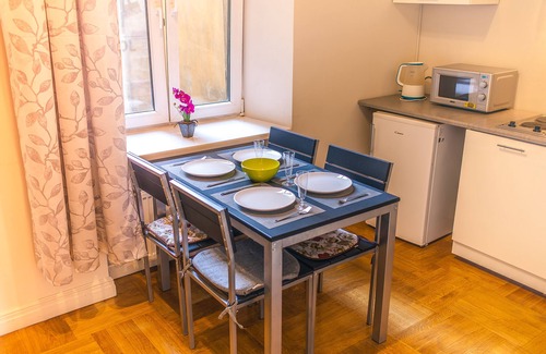Centrs Appartement | New 2-room apartment with balcony in very center