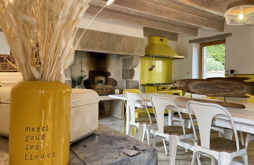 Kerlouan Maison | Nouveau, 20 mètres de la mer, 19 pers, babyfoot, ping pong, JACUZZI, pétanque