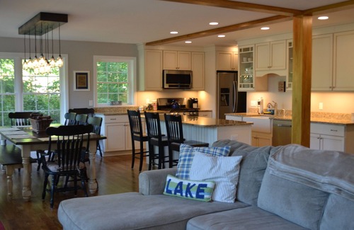 East Wakefield Maison | Nouveau (2017) Belle maison au bord du lac Belleau pour une grande famille.