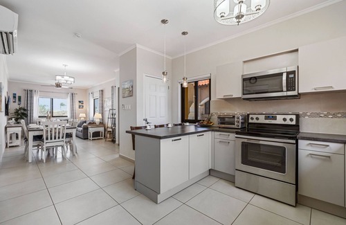 Gold Coast Appartement | NEW 2br- 2bth, 0.2 Miles to the Beach, Resort Style Amenities and Fully Equipped