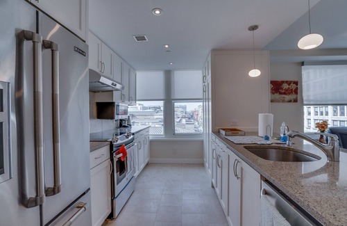 Chinatown Appartement | NEW! 2BR Furnished Apt near National Museum