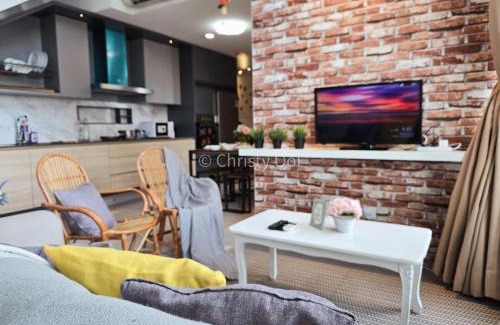 Downtown George Town Appartement | NEW 2BR Sunrise Gurney with Stunning Seaview 无敌日出海景房