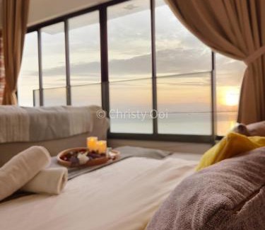 Downtown George Town Appartement | NEW 2BR Sunrise Gurney with Stunning Seaview 无敌日出海景房