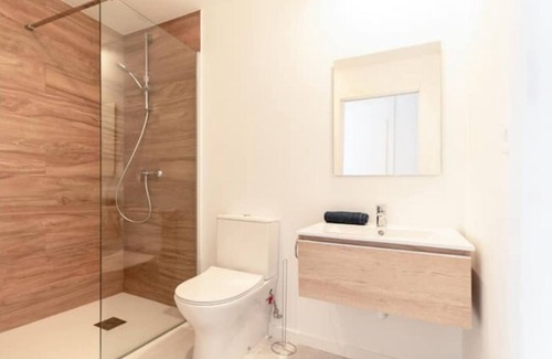 Figueretas Appartement | NEW 3/2 across from the Beach!