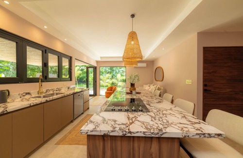 Manzanillo Maison | New 3-bdr home with pool in Manzanillo, near Santa Teresa