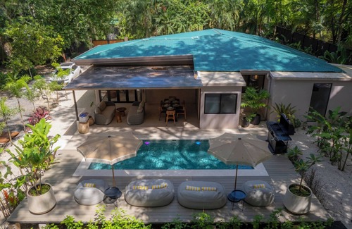 Manzanillo Maison | New 3-bdr home with pool in Manzanillo, near Santa Teresa