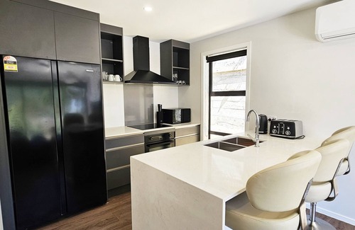 Wellington Maison | NEW 3 Bedroom and Garage Home, City Fringe!