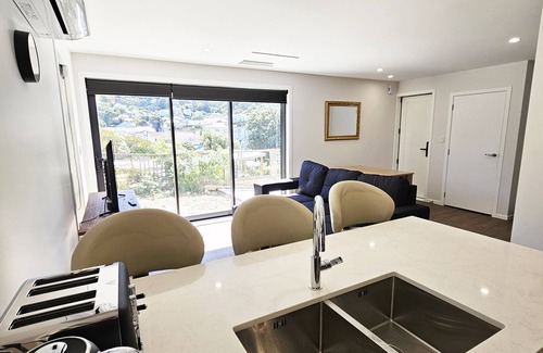 Wellington Maison | NEW 3 Bedroom and Garage Home, City Fringe!