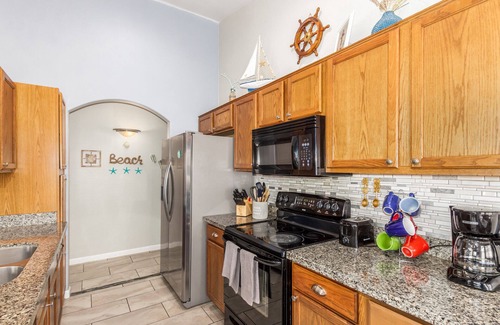 Circle Cross Ranch Maison | **NEW** 3 Bedroom w/ den! 5 Queen beds! Heated Private Pool!