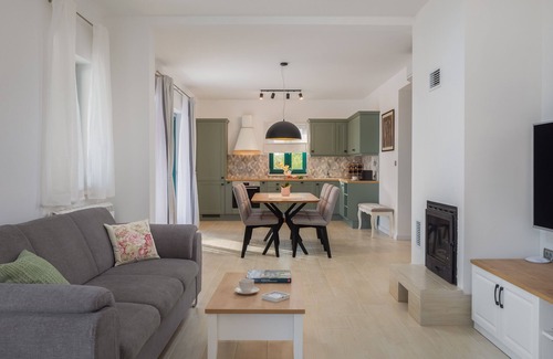 Razvode Maison | NEW!! 3 bedrooms, 2 bathrooms within WINERY, infinity pool, vineyard view