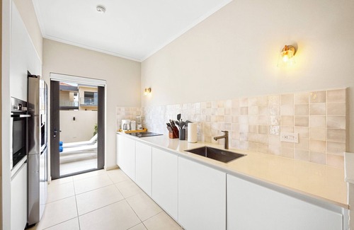 Gold Coast Maison | NEW 3BR - 0.5 Miles to the Beach w/ Private Pool, Gym, BBQ in a Gated Community