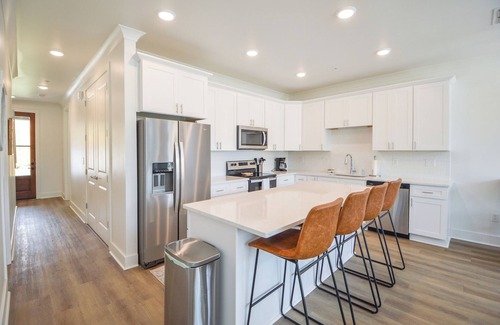 Starkville Copropriété | New 3BR/3.5BA condo 1.2 miles from MSU and 1.9 miles from the Cotton District!