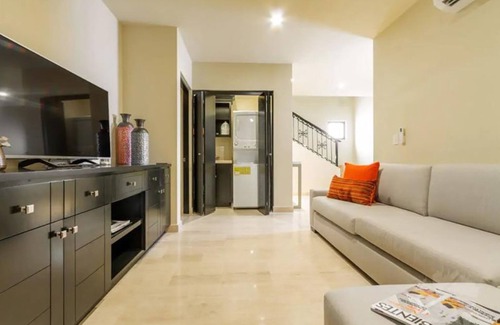 Paraiso Escondido Villa | ¡New 3BR-3.5BA w/ Pool, Terrace, Jacuzzi, Golf Course & Oceanview!
