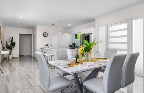 Esmeralda Villa | NEW 3BR 3BA Villa w/ Modern Decor and Private Pool