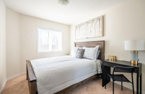 Thorold Maison | New 3BR Townhouse, Minutes to Niagara Falls and Brock University by GLOBALSTAY