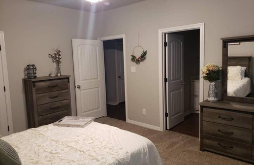College Station Maison | NEW 4/4 Farmhouse style house in College Station!