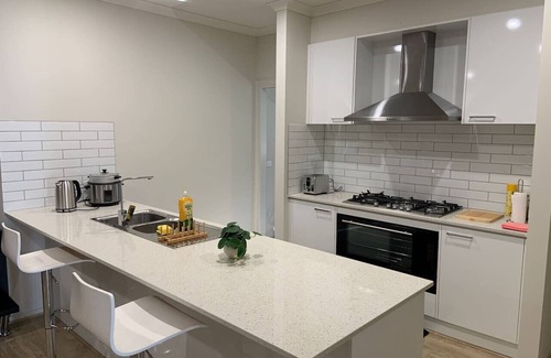 Clyde Maison | New 4.5 BR Modern Home @Clyde