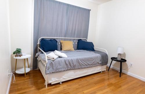 Ampere Appartement | New 4 Apts-198-3 Bed Apt 1st Floor & 3 Bed Apt 2nd Floor - 1 Bed Studio Apt Ground Floor & 1 Bed Studio Apt Ground Floor near Penn Station EWR Airport Hospital NYC