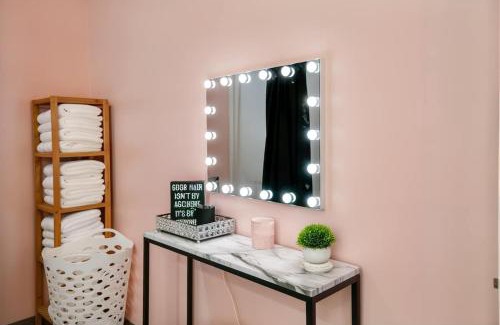 Maxwell Appartement | New 4 Bedroom Apt near DT Walk to restaurants