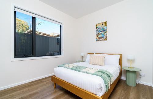 Ainslie Maison | New 4 bedroom city home with Tesla charger - Hosted by CanStay