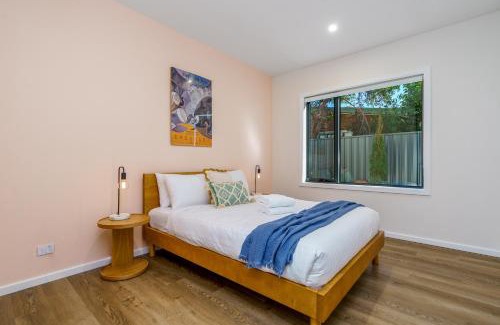 Ainslie Maison | New 4 bedroom city home with Tesla charger - Hosted by CanStay