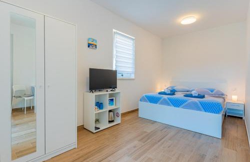 Cres Maison | New 4 star Room M&A in town Cres