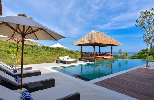 Temukus Villa | Nouvelle villa 5 étoiles près de Lovina avec une vue imprenable sur la mer de Bali et le coucher du soleil