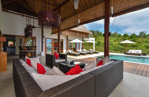 Temukus Villa | Nouvelle villa 5 étoiles près de Lovina avec une vue imprenable sur la mer de Bali et le coucher du soleil