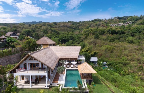 Temukus Villa | Nouvelle villa 5 étoiles près de Lovina avec une vue imprenable sur la mer de Bali et le coucher du soleil
