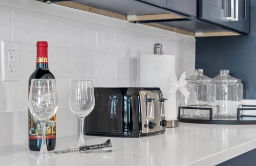 Tulane - Gravier Appartement | New 5BR w/Pool! | Minutes to French Quarter