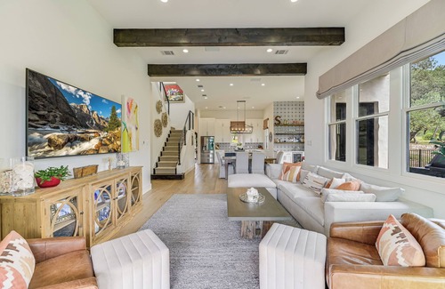 Austin Maison | NEW Above Sunset Canyon I Pool&Spa I Entertaining I Gym I Services