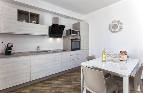 Pivarada Appartement | Nouvel et élégant appartement central avec garage