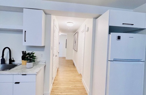 Riverview Maison | New and Modern Suite in Bristol Riverview