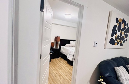 Riverview Maison | New and Modern Suite in Bristol Riverview
