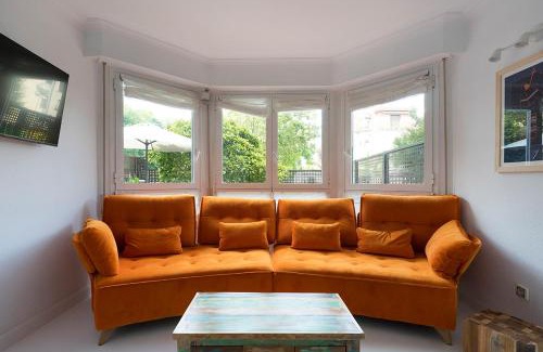 Antiguo Appartement | NEW Apartment & Terrace. Steps to Ondarreta Beach
