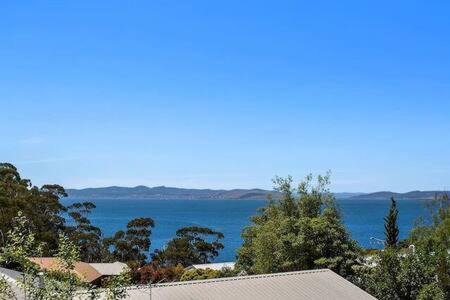 Blackmans Bay Maison | New Architect designed Coastal retreat-water views