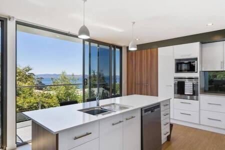 Blackmans Bay Maison | New Architect designed Coastal retreat-water views