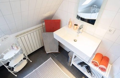 Radeberger Vorstadt Appartement | NOUVEAU à FeWo -direkt: appartement de 3 pièces directement sur la Dresdner Heide