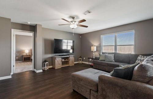 Tuscaloosa Maison | New Bama Retreat Sleeps 8