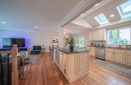 Cove - East Side - Shippan Maison | New Beach Home near Stamford Downtown/Shippan