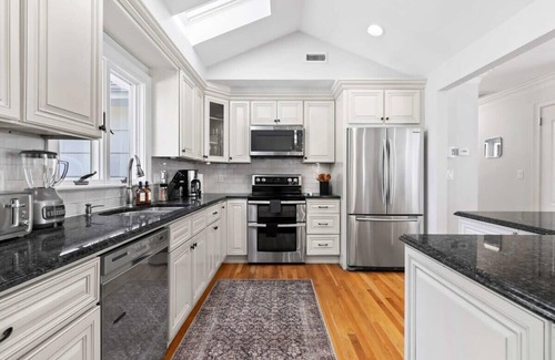 Cove - East Side - Shippan Maison | New Beach Home near Stamford Downtown/Shippan