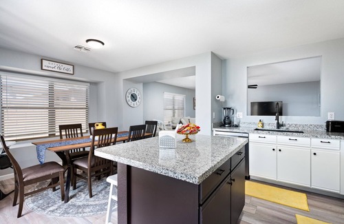West Point Towne Center Maison | NEW beautiful home near stadium!