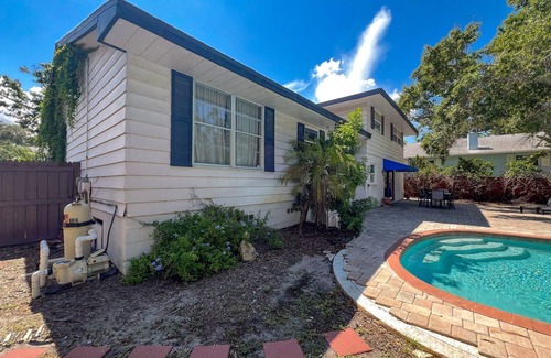 Seminole Maison | New Beautiful Seminole Pool Home