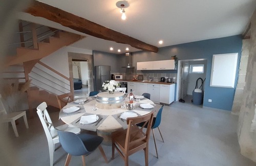 Nerac Maison | Belle maison en pierre avec cheminée et piscine