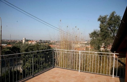 Pietrasanta Maison | Belle villa neuve, proche de la plage de sable. Grande terrasse. Jardin.