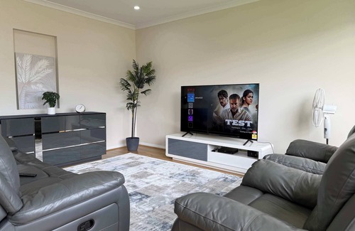 Clyde North Maison | New Berwick Waters Family Estate in Clyde North!