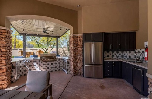 Paradise Valley Village Maison | NEW Best Location in Scottsdale Walk to Everything