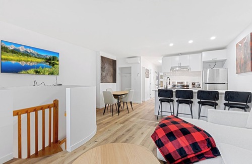 Quartier des Spectacles Maison | NEW Boho Downtown 10 BIG bedrooms